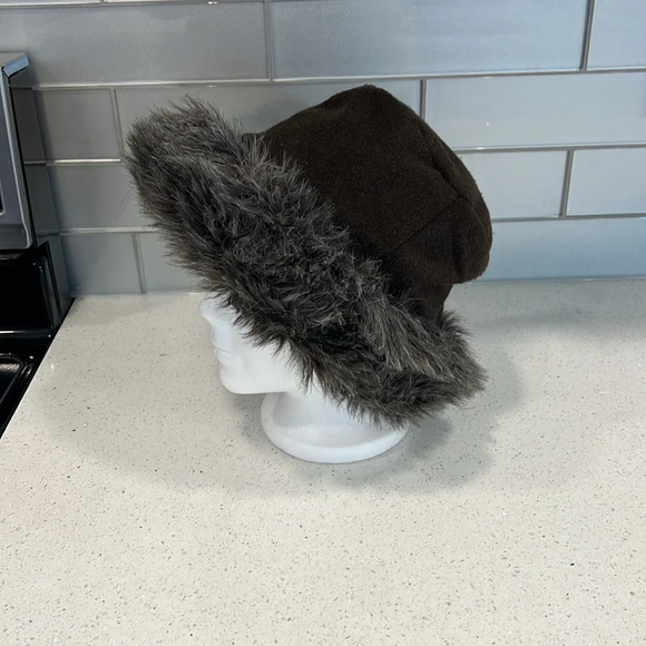 Atmosphere winter faux fur hat - Picture 2 of 6